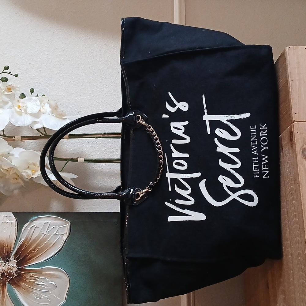 Victoria's Secret Large Fifth Avenue New York Weekender Tote Bag - Picture 8 of 17